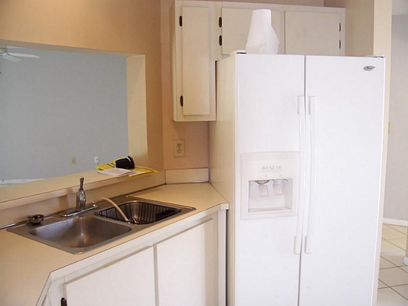 DORAL LAKES - Residential Lease