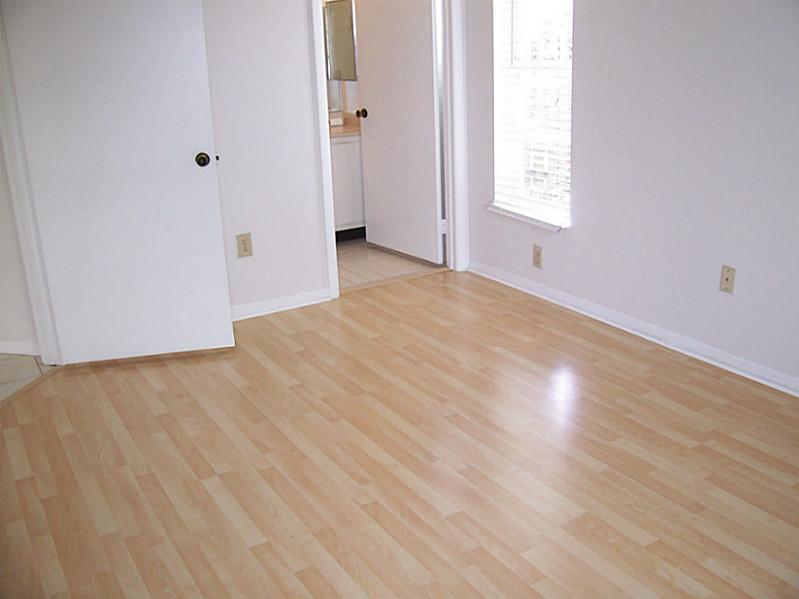 DORAL LAKES - Residential Lease