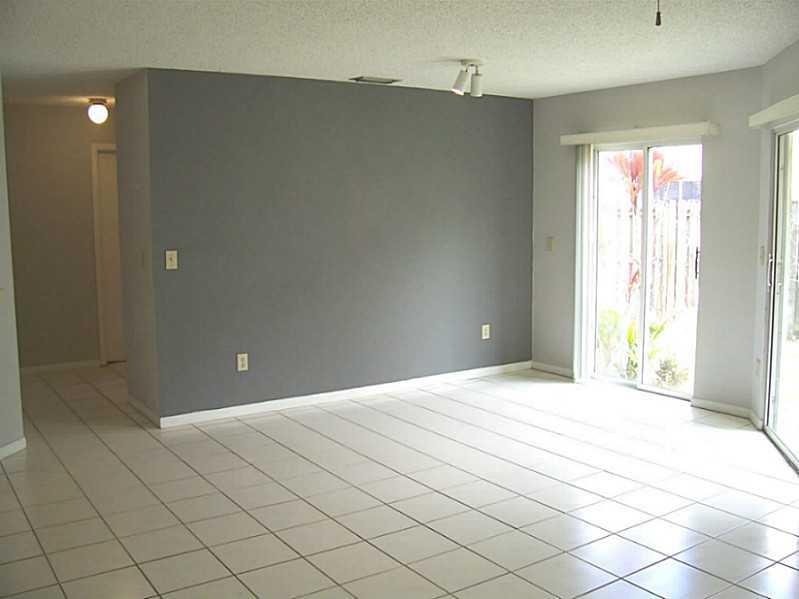 DORAL LAKES - Residential Lease