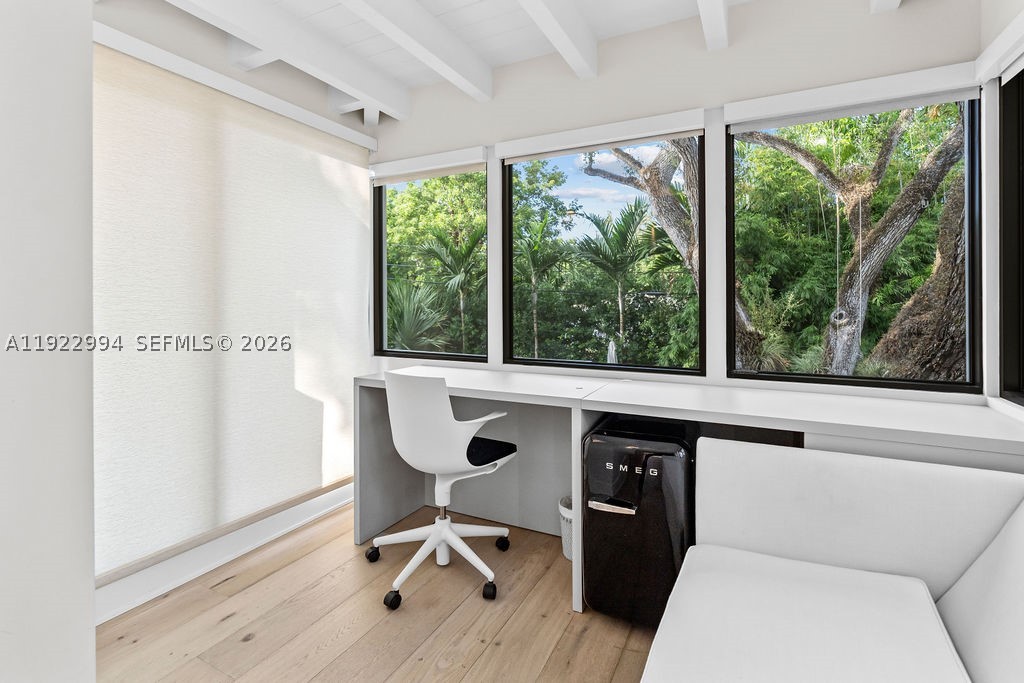 COCONUT GROVE MANOR - Residential