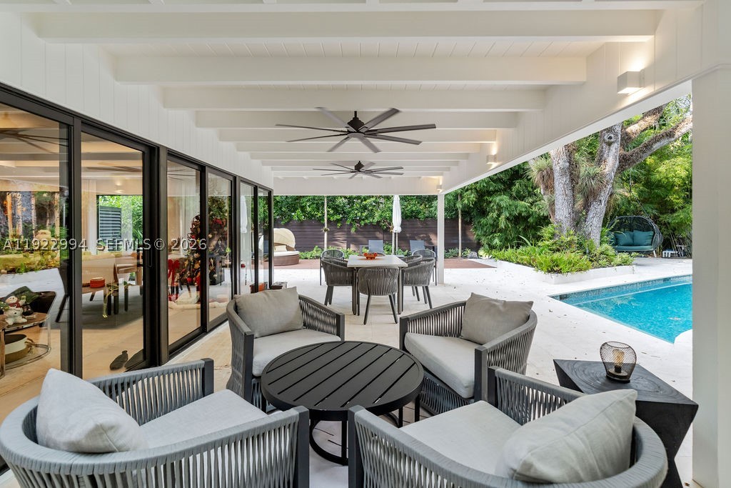 COCONUT GROVE MANOR - Residential