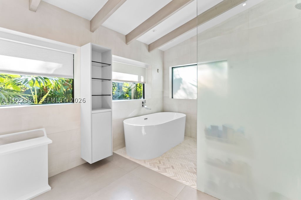 COCONUT GROVE MANOR - Residential