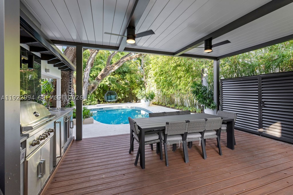 COCONUT GROVE MANOR - Residential