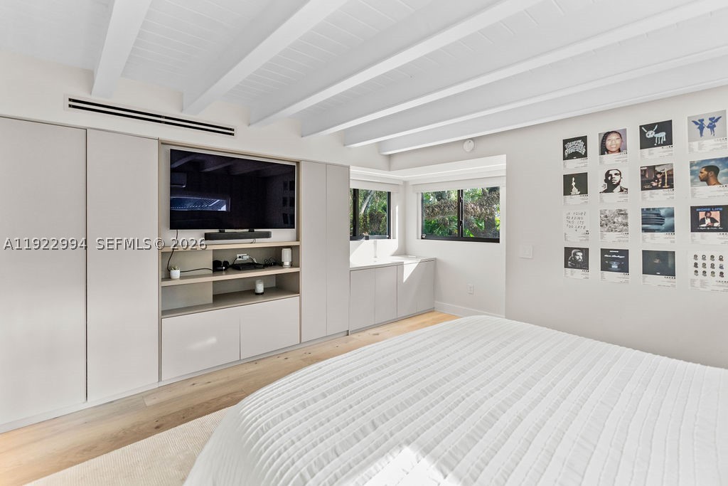 COCONUT GROVE MANOR - Residential