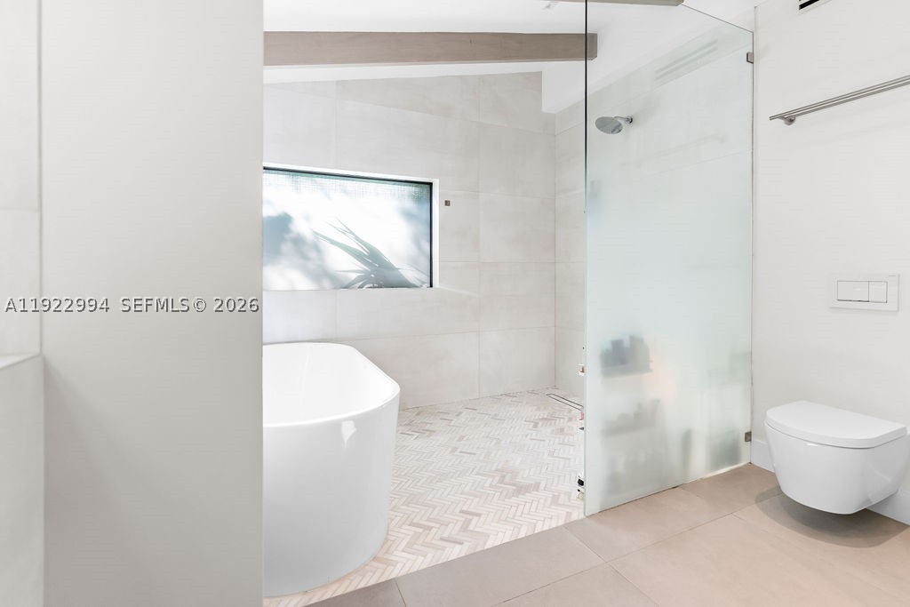 COCONUT GROVE MANOR - Residential