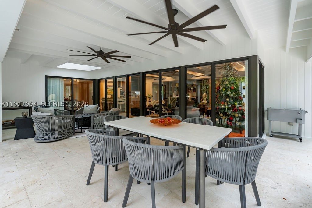 COCONUT GROVE MANOR - Residential