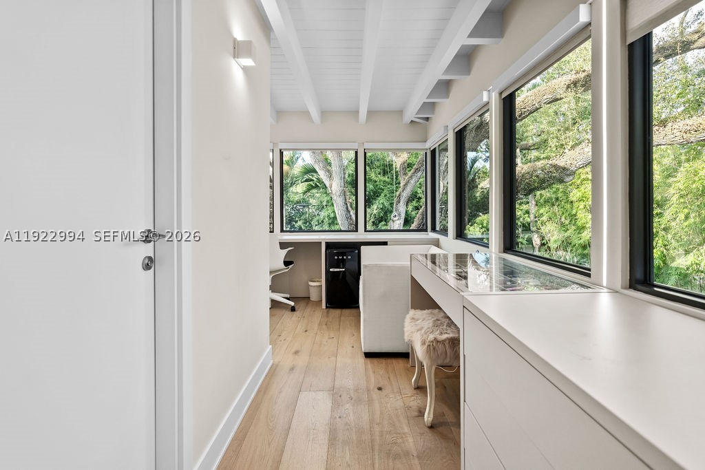 COCONUT GROVE MANOR - Residential