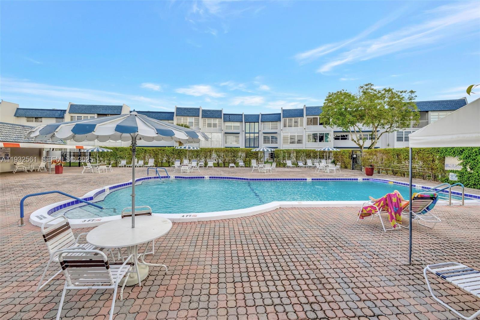 ORIOLE GOLF & TENNIS CLUB - Residential