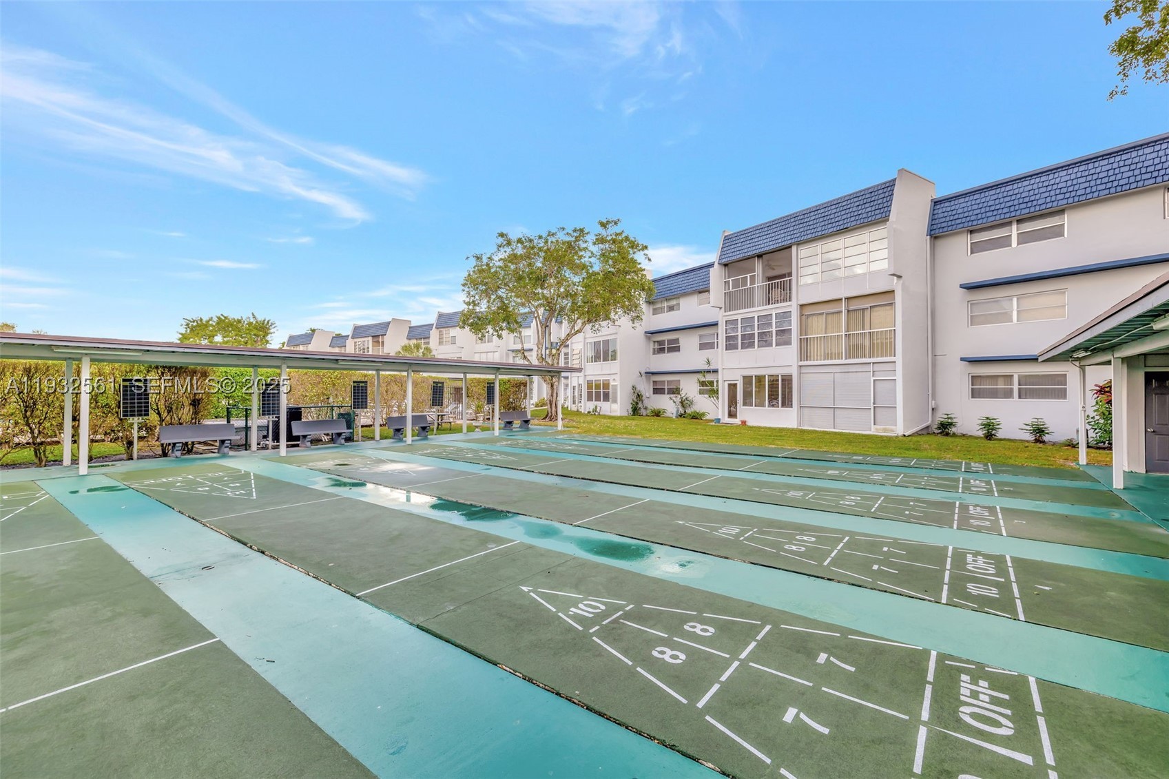 ORIOLE GOLF & TENNIS CLUB - Residential