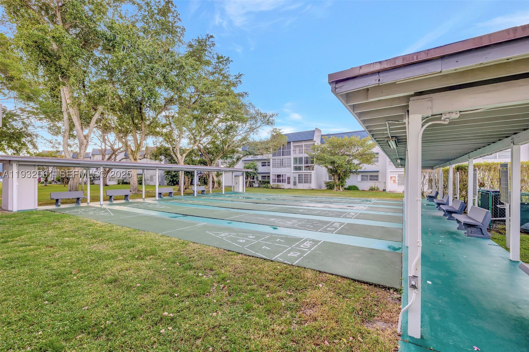 ORIOLE GOLF & TENNIS CLUB - Residential