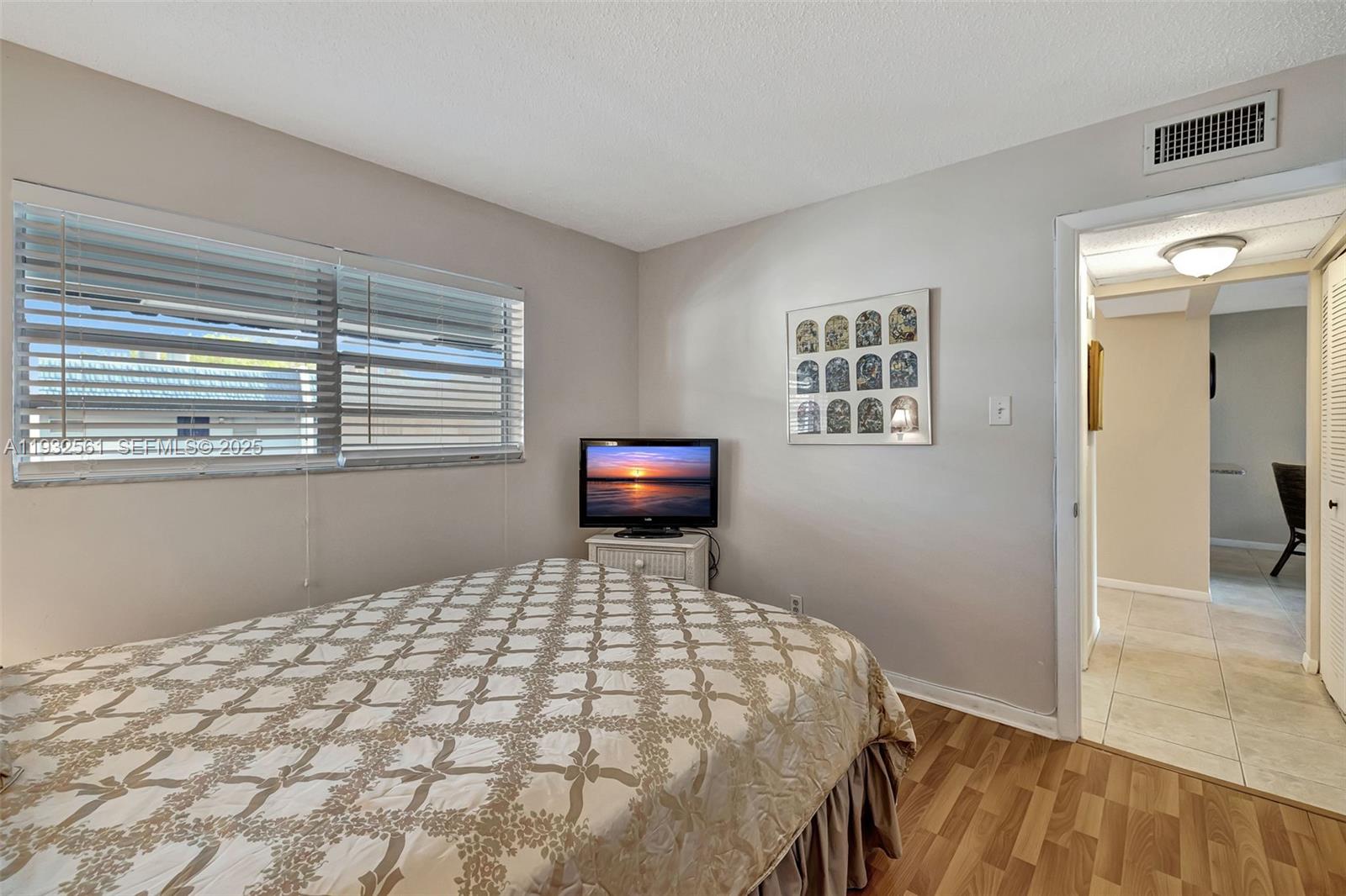 ORIOLE GOLF & TENNIS CLUB - Residential