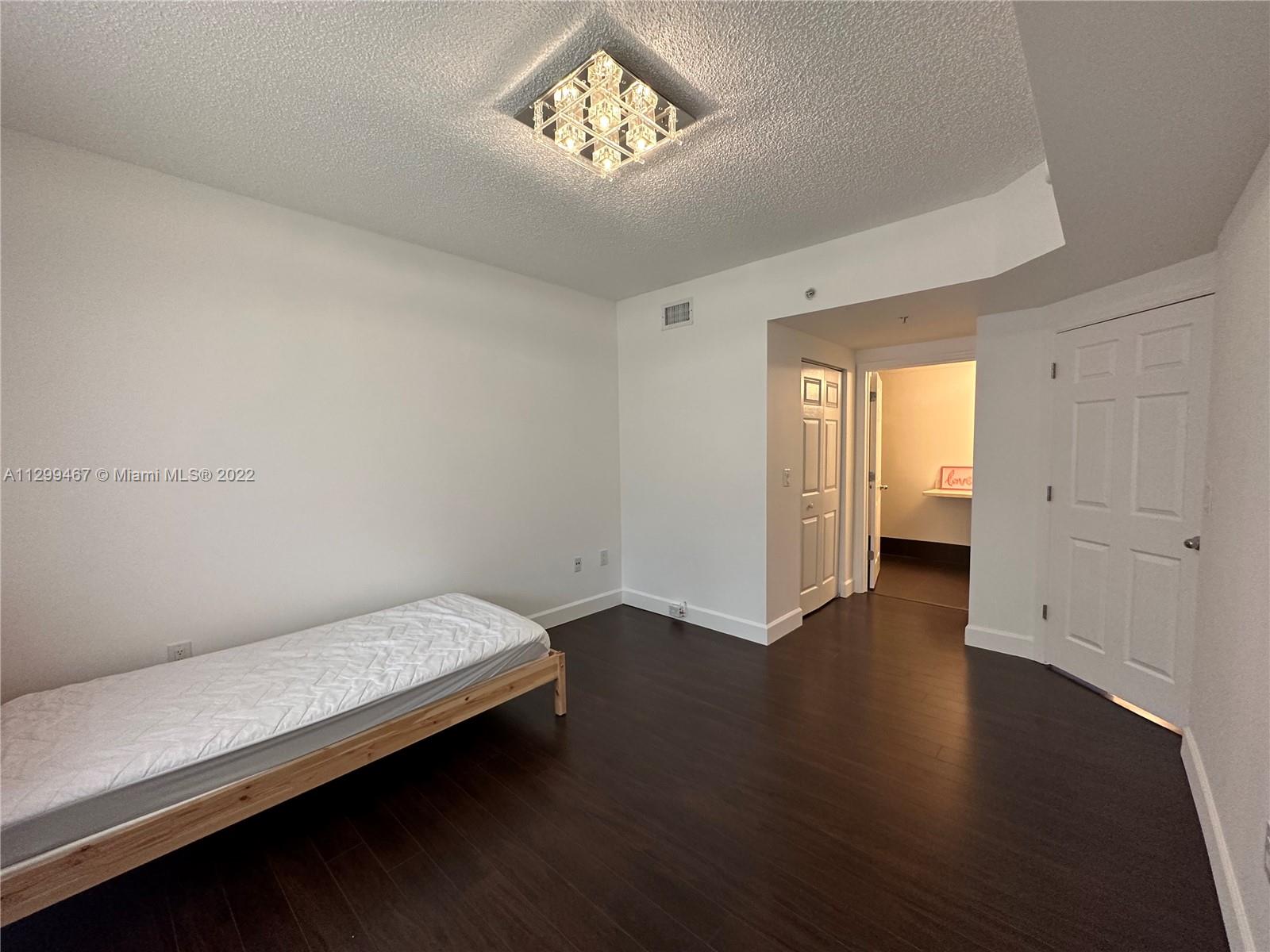 PORTO BELLAGIO CONDO - Residential Lease