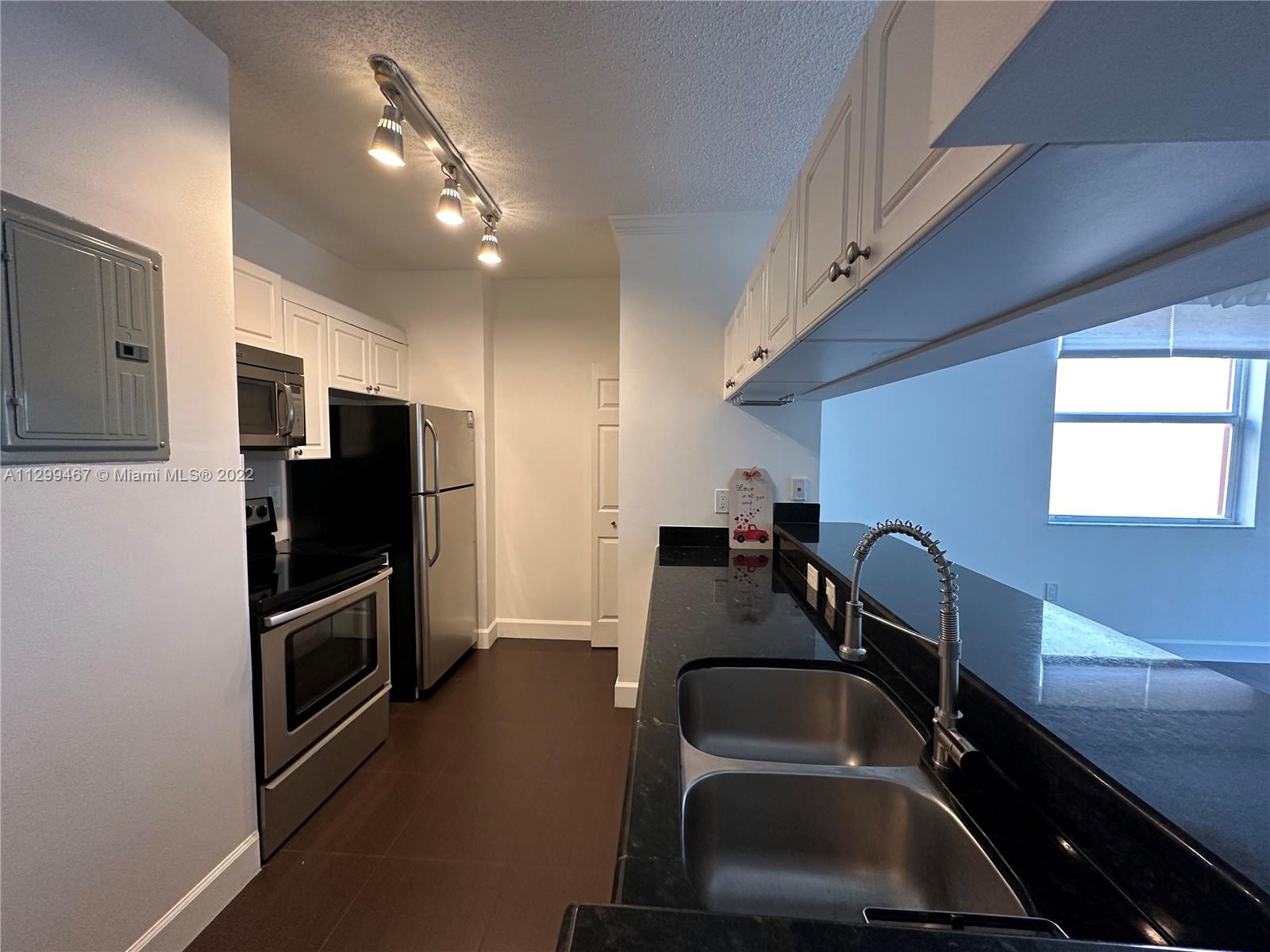 PORTO BELLAGIO CONDO - Residential Lease