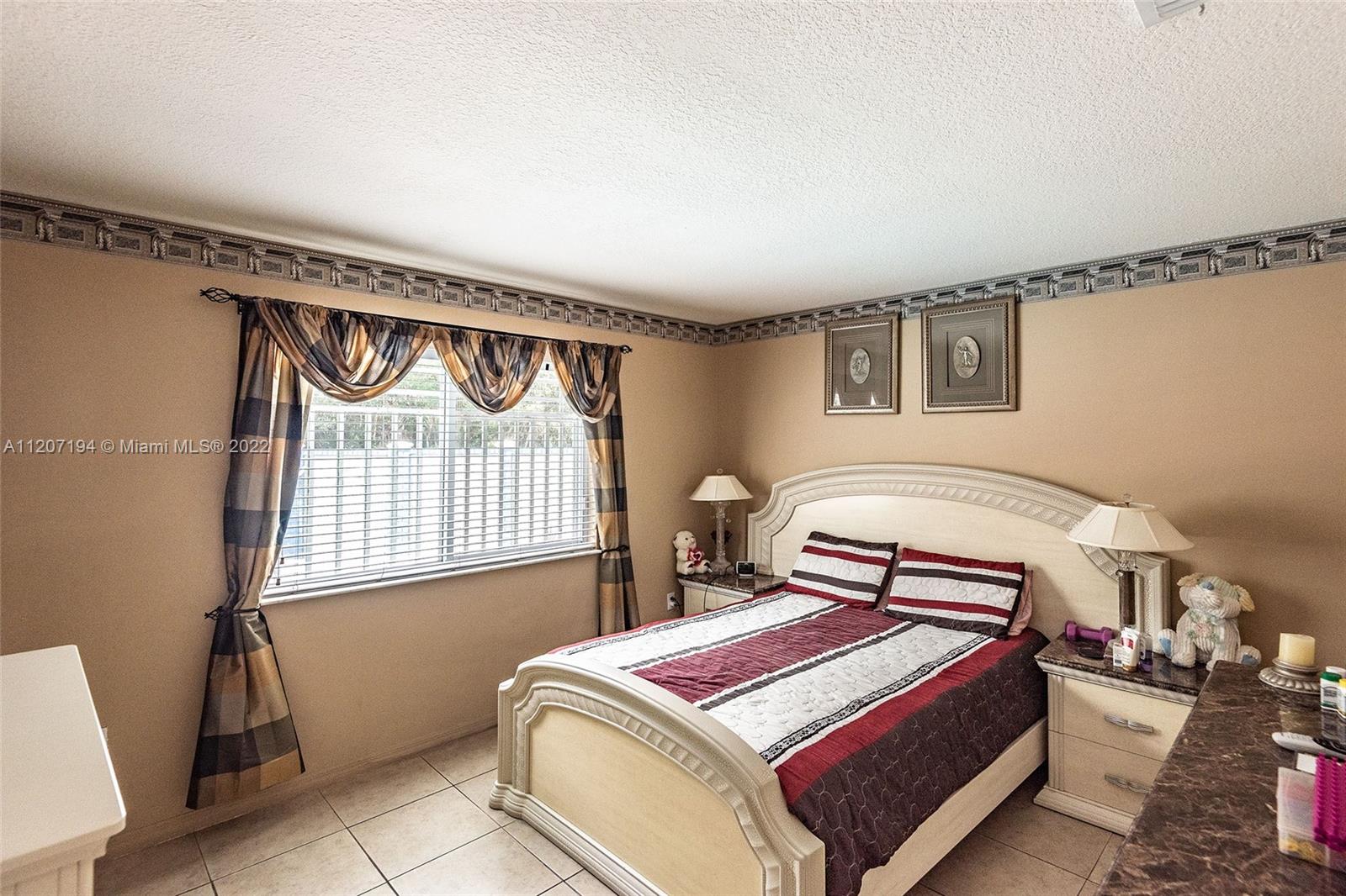 ESTATE HOMES - Residential
