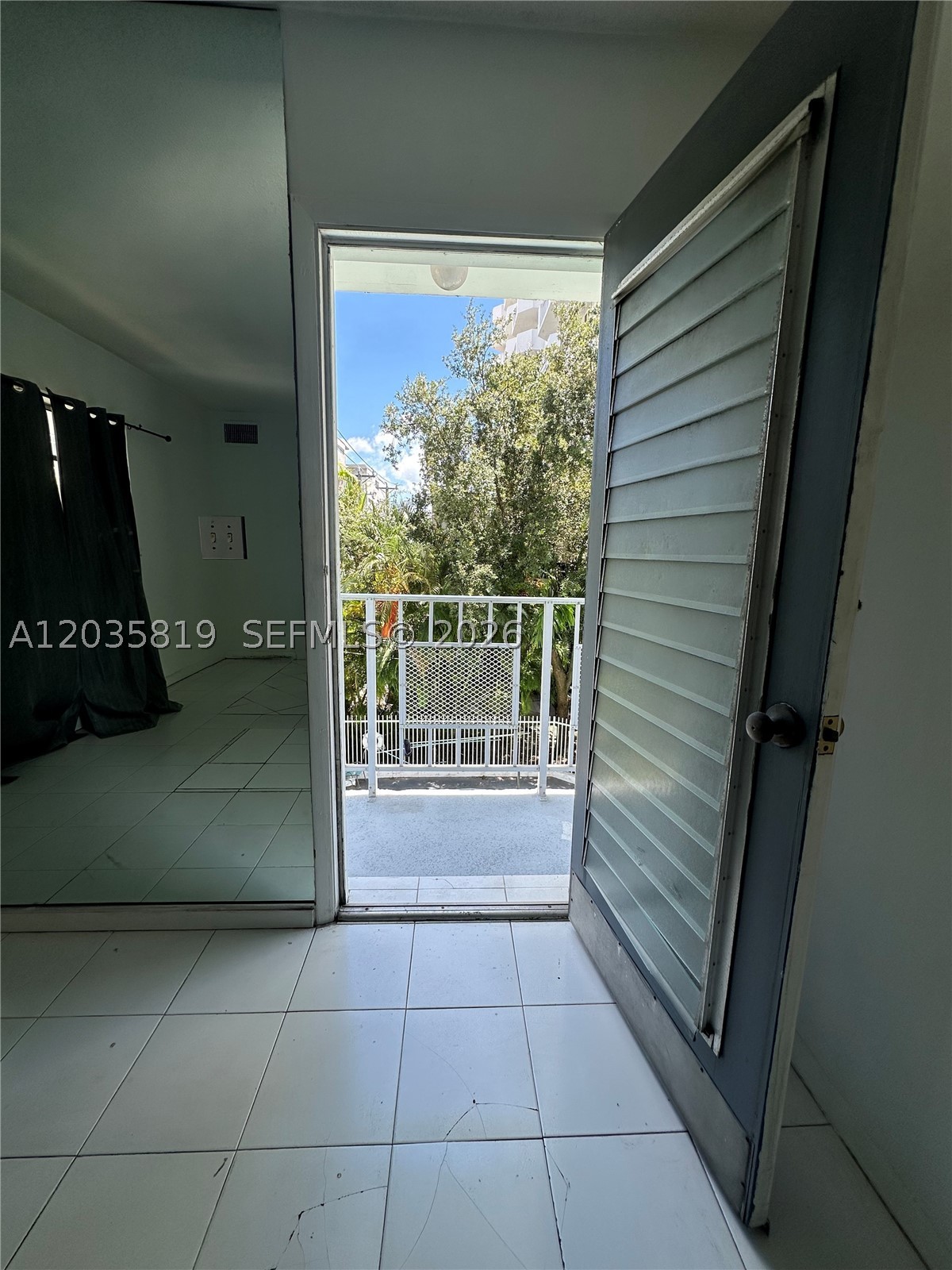 GOLDEN HOUSE CONDO - Residential