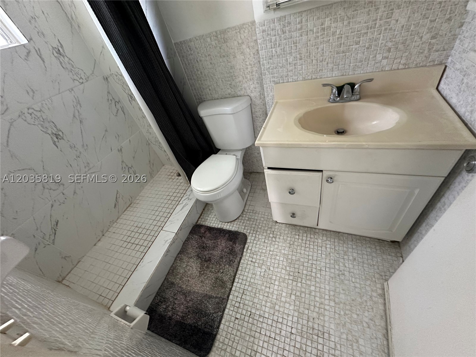 GOLDEN HOUSE CONDO - Residential