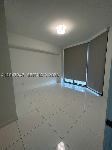 PARAMOUNT MIAMI WORLDCENT - Residential Lease