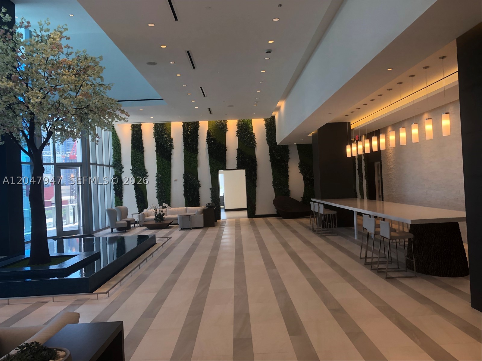 PARAMOUNT MIAMI WORLDCENT - Residential Lease