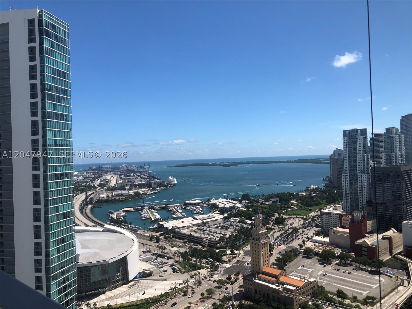 PARAMOUNT MIAMI WORLDCENT - Residential Lease