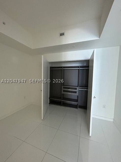 PARAMOUNT MIAMI WORLDCENT - Residential Lease