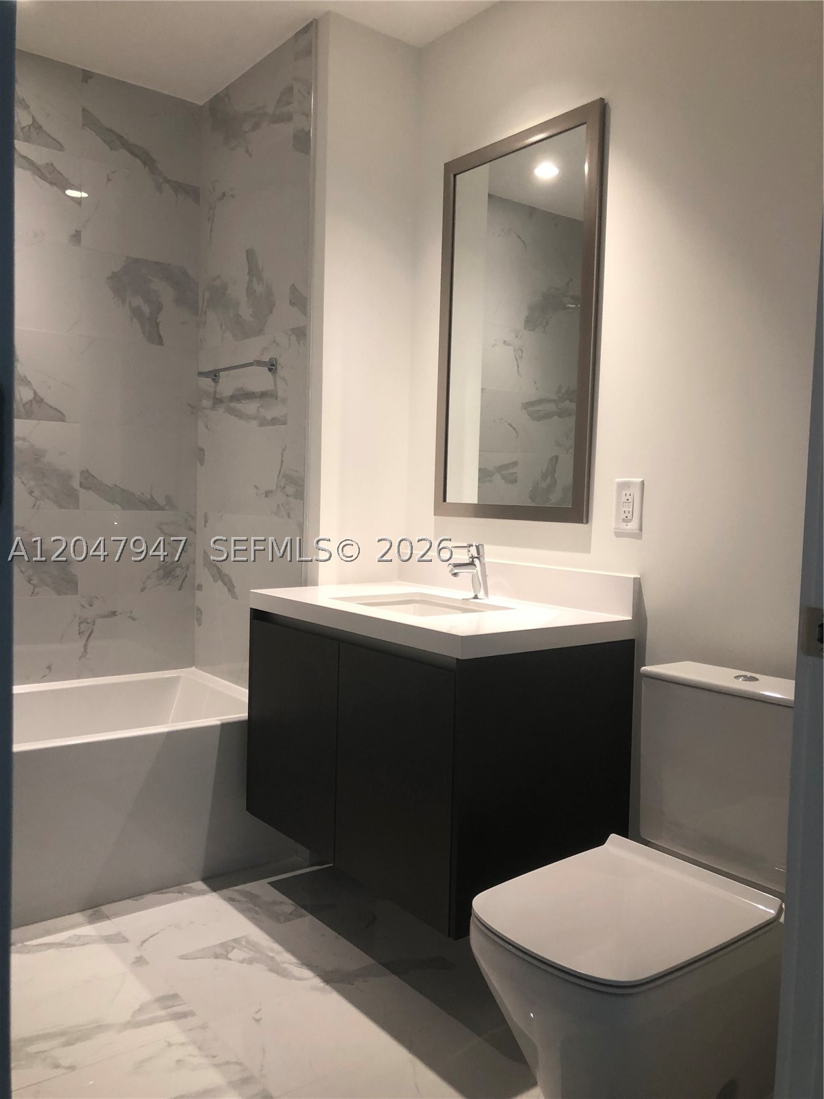 PARAMOUNT MIAMI WORLDCENT - Residential Lease