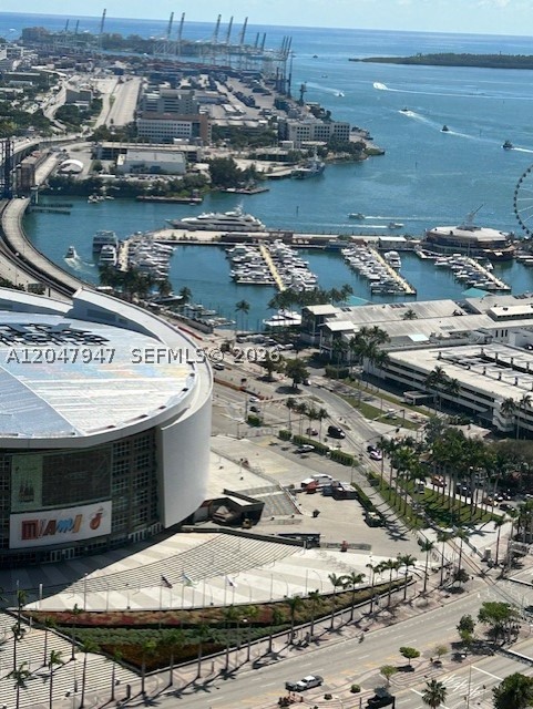 PARAMOUNT MIAMI WORLDCENT - Residential Lease