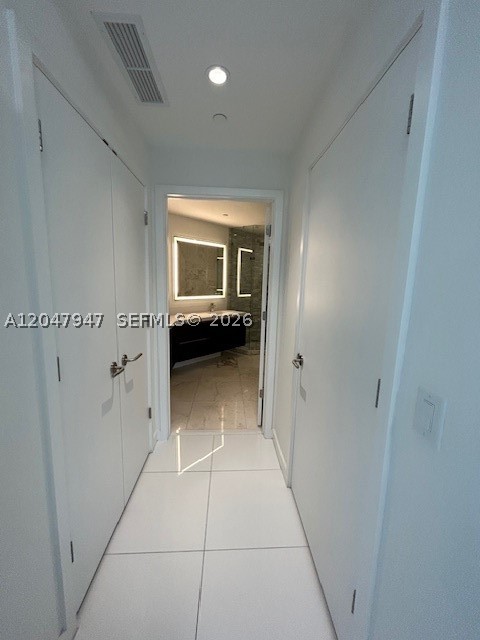 PARAMOUNT MIAMI WORLDCENT - Residential Lease