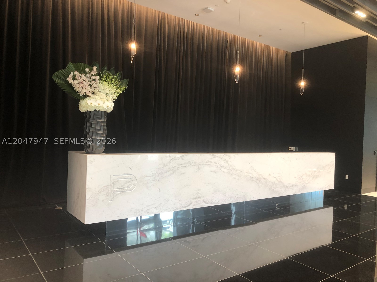 PARAMOUNT MIAMI WORLDCENT - Residential Lease