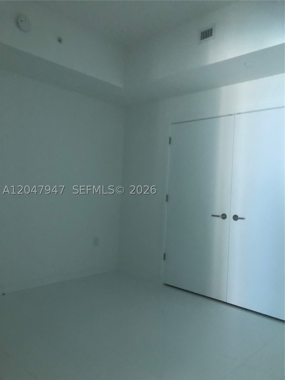 PARAMOUNT MIAMI WORLDCENT - Residential Lease