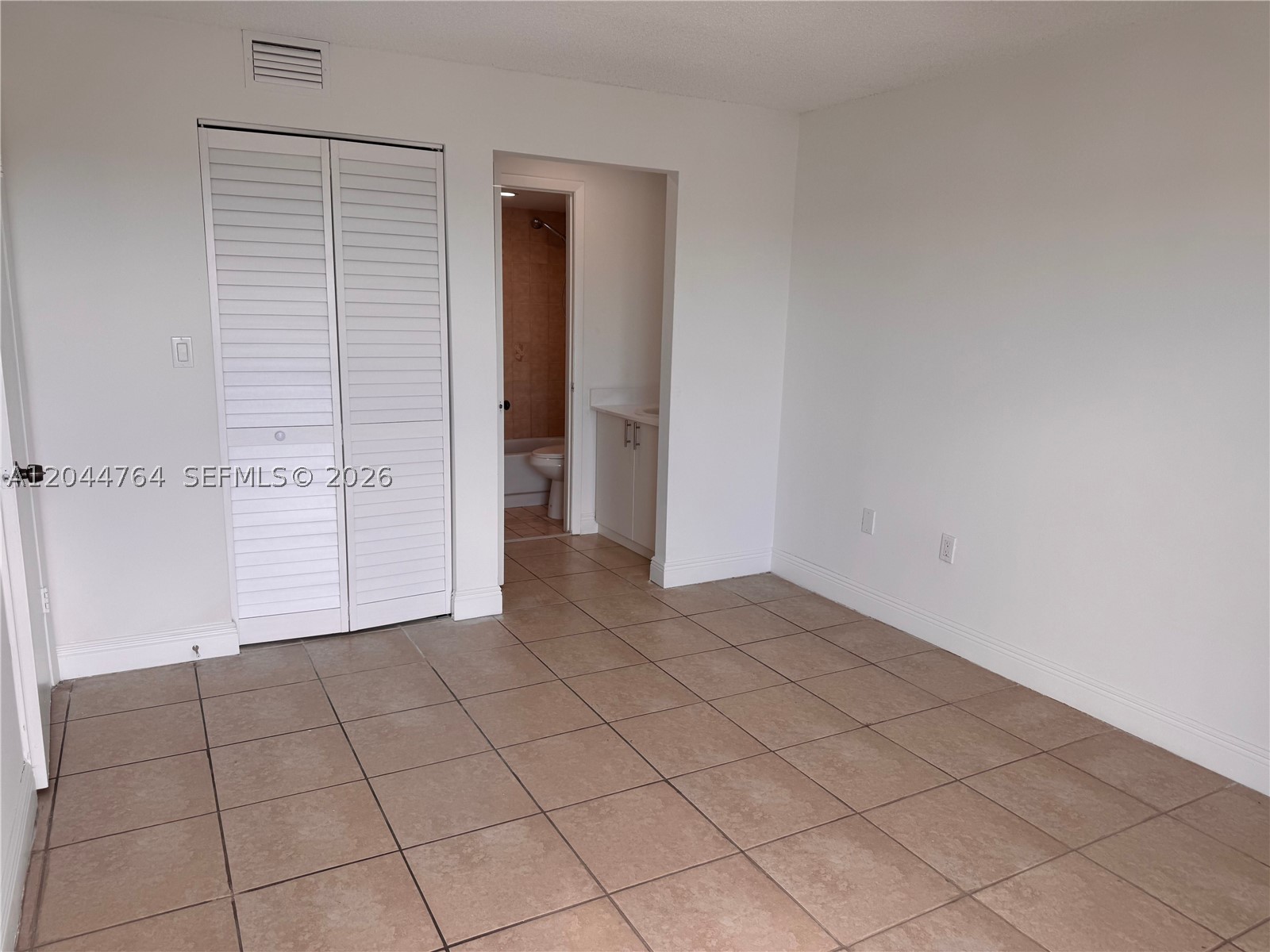 VERSAILLES PLAZA CONDO - Residential Lease