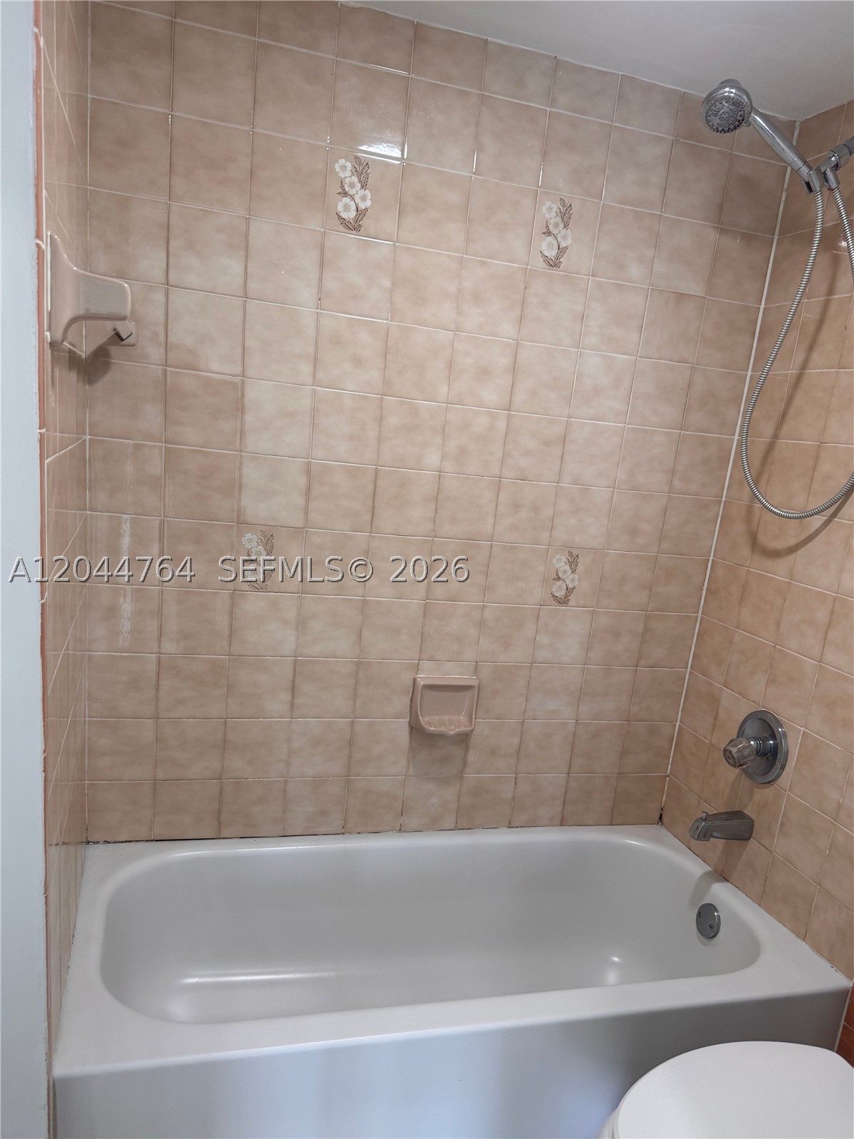 VERSAILLES PLAZA CONDO - Residential Lease