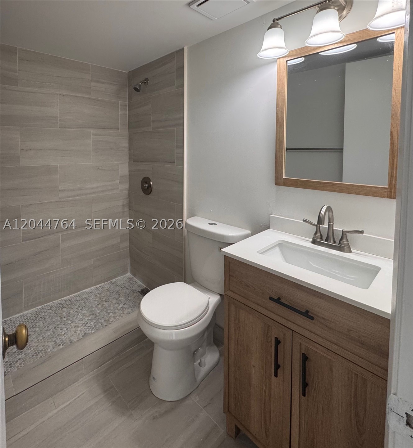 VERSAILLES PLAZA CONDO - Residential Lease
