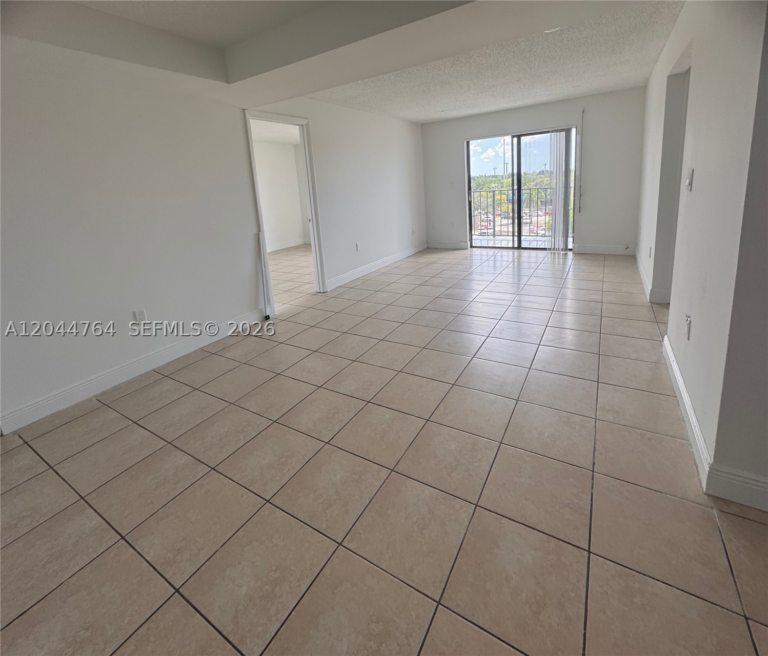 VERSAILLES PLAZA CONDO - Residential Lease