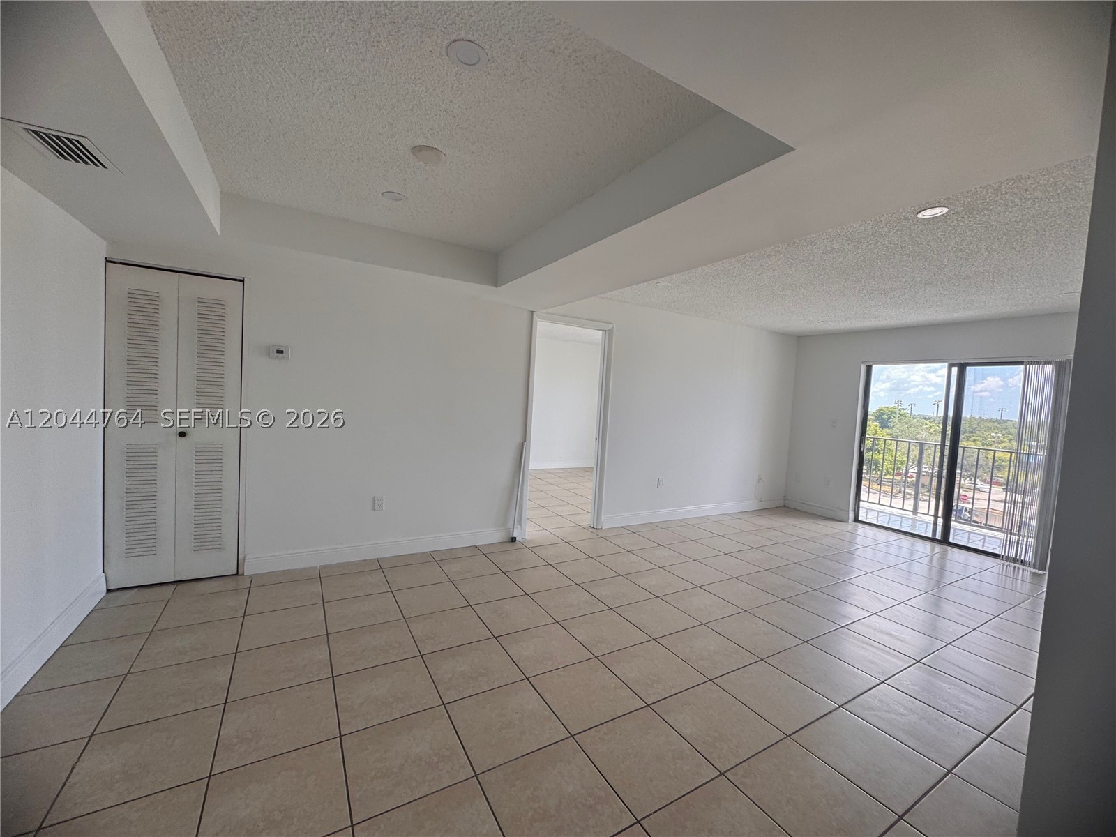 VERSAILLES PLAZA CONDO - Residential Lease
