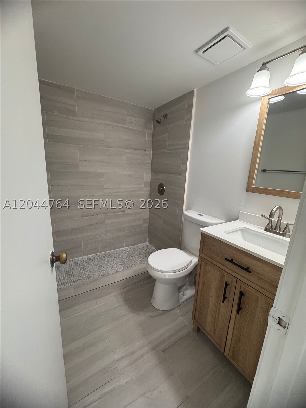 VERSAILLES PLAZA CONDO - Residential Lease