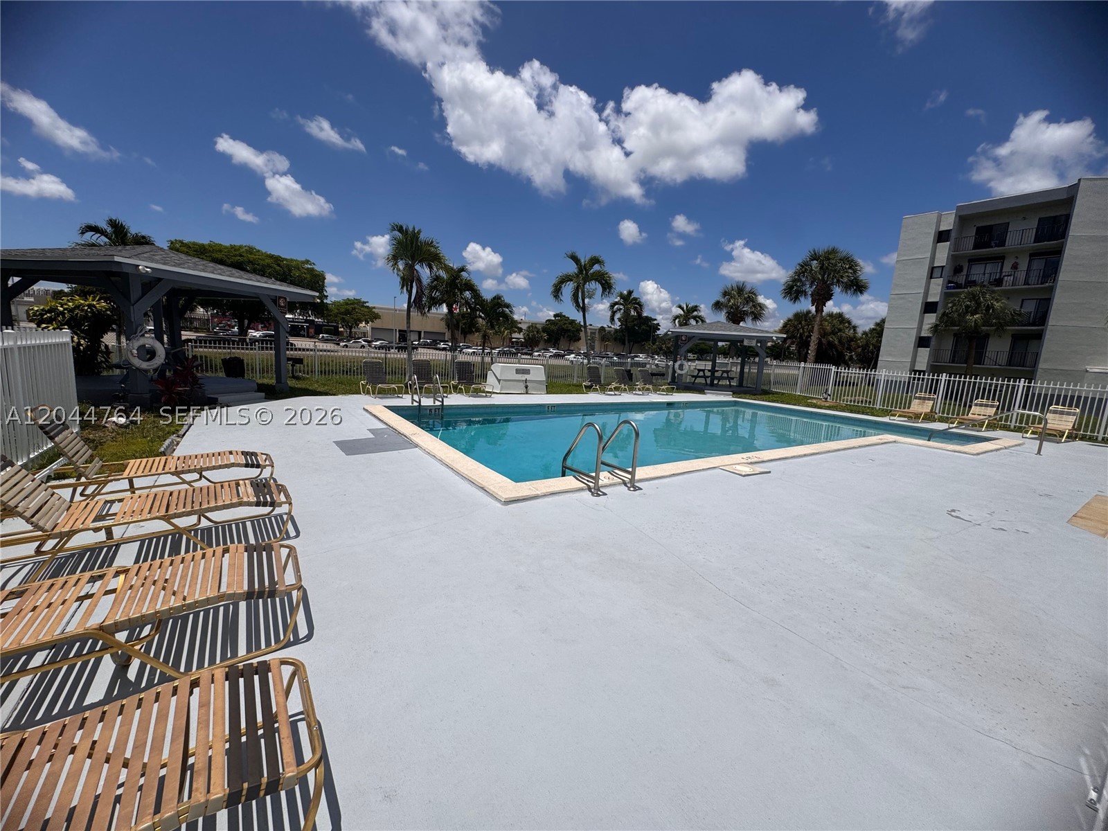 VERSAILLES PLAZA CONDO - Residential Lease