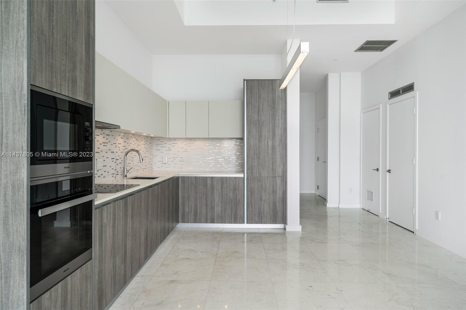 BISCAYNE BEACH CONDO - Residential Lease