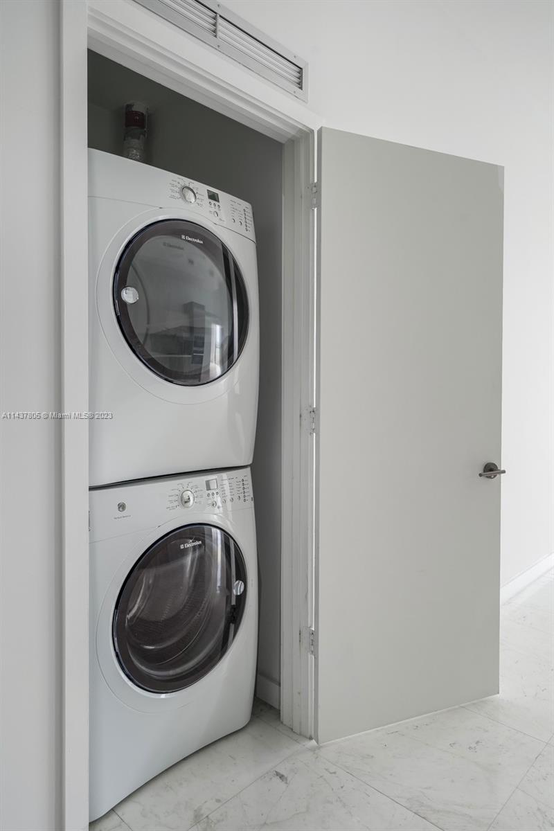 BISCAYNE BEACH CONDO - Residential Lease