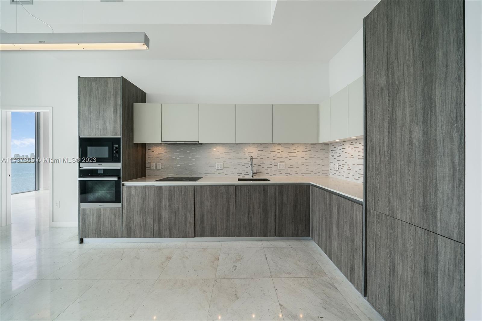 BISCAYNE BEACH CONDO - Residential Lease