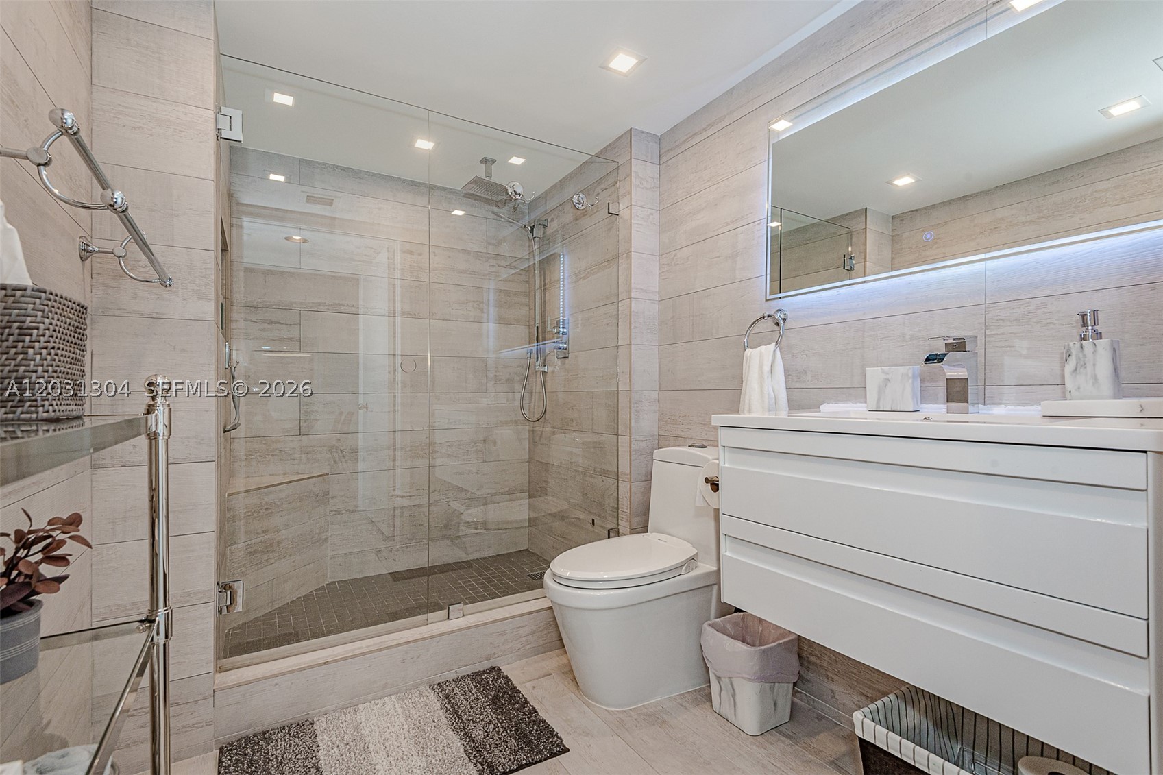 YACHT CLUB AT PORTOFINO C - Residential Lease