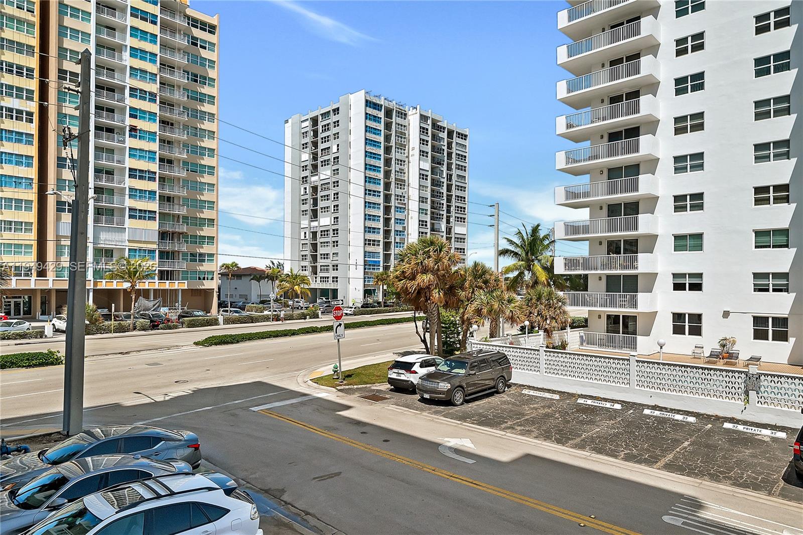 WELLINGTON TOWERS CONDO - Residential