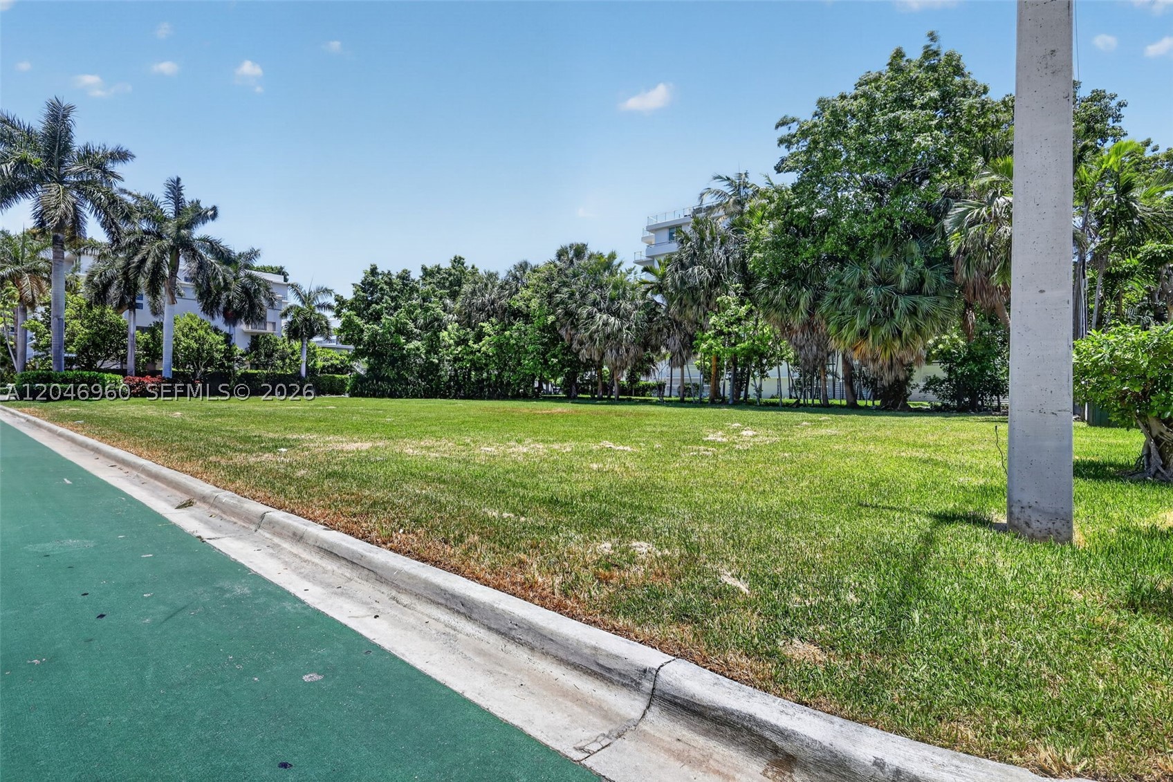 BAY HARBOR ISLAND - Land