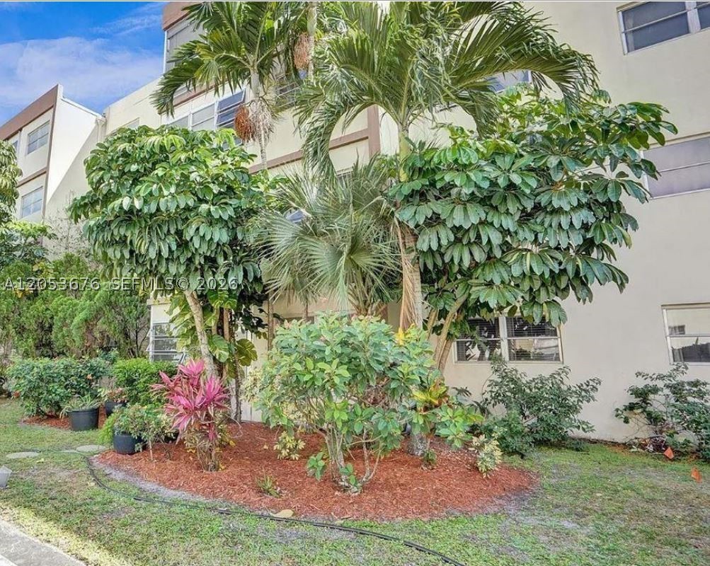 MAJESTIC GARDENS CONDOMINI - Residential