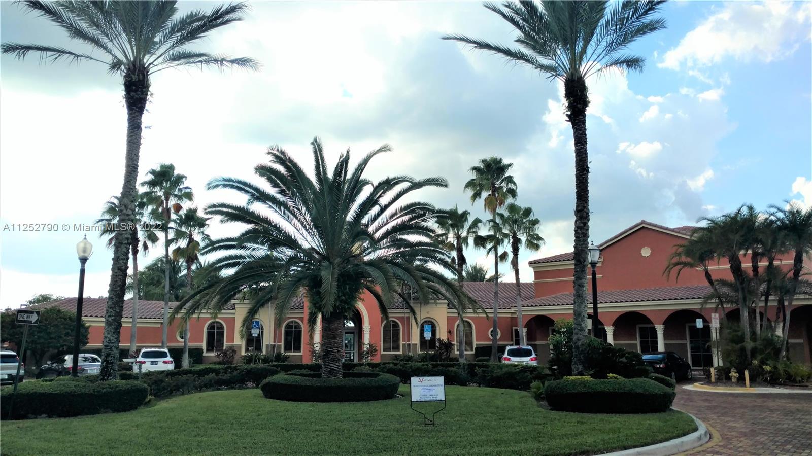 Resort style 1/1 3rd floor unit. This unit features a large living area, with open kitchen, breakfast counter, pantry, washer/dryer, large walk-in closet in the bedroom. The community has it all; Mediterranean Style Clubhouse, Gym, Lagoon Style Pool overlooking a beautiful lake, Toddler Park, Walking Paths, Indoor Basketball Court, Close to I-75, shopping and restaurants.