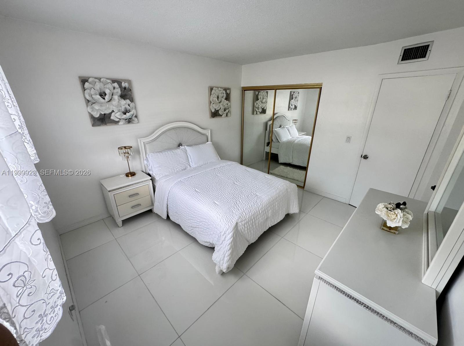 PARADISE VILLAS - Residential