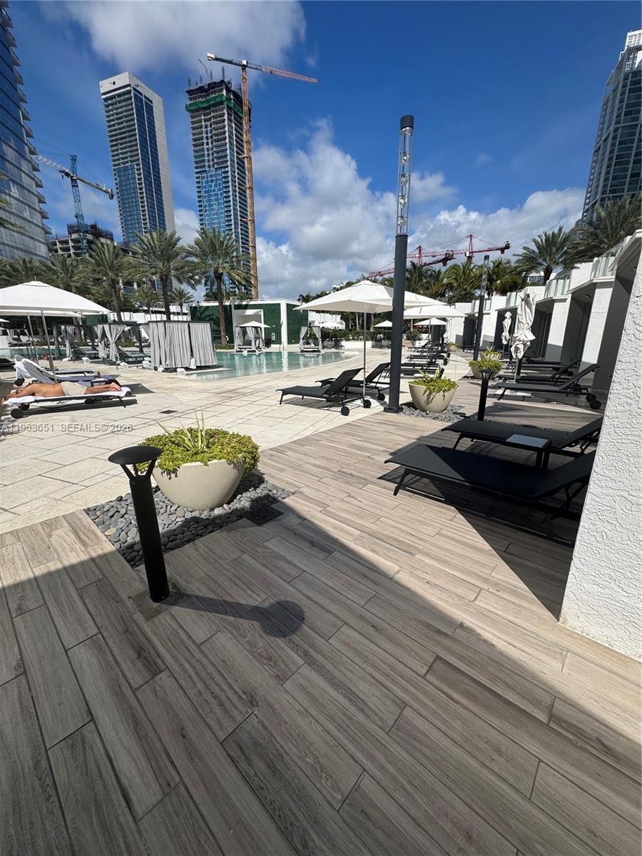PARAMOUNT MIAMI WORLDCENT - Residential