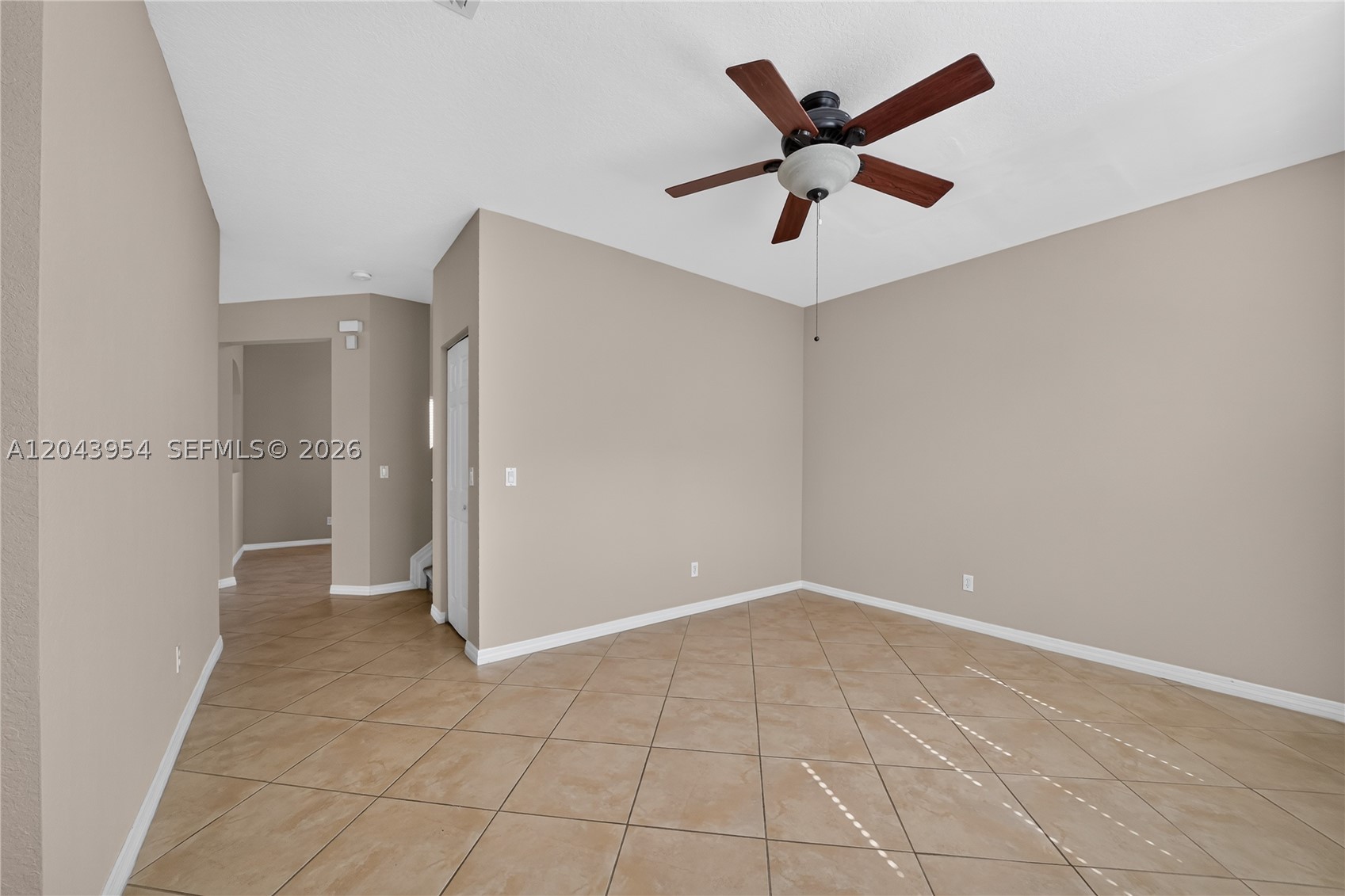 PALM BREEZES CLUB - Residential