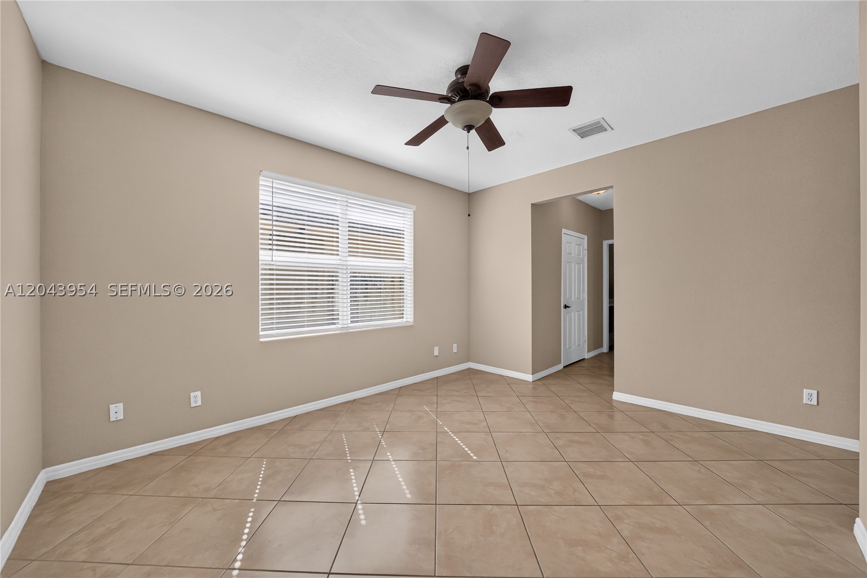PALM BREEZES CLUB - Residential