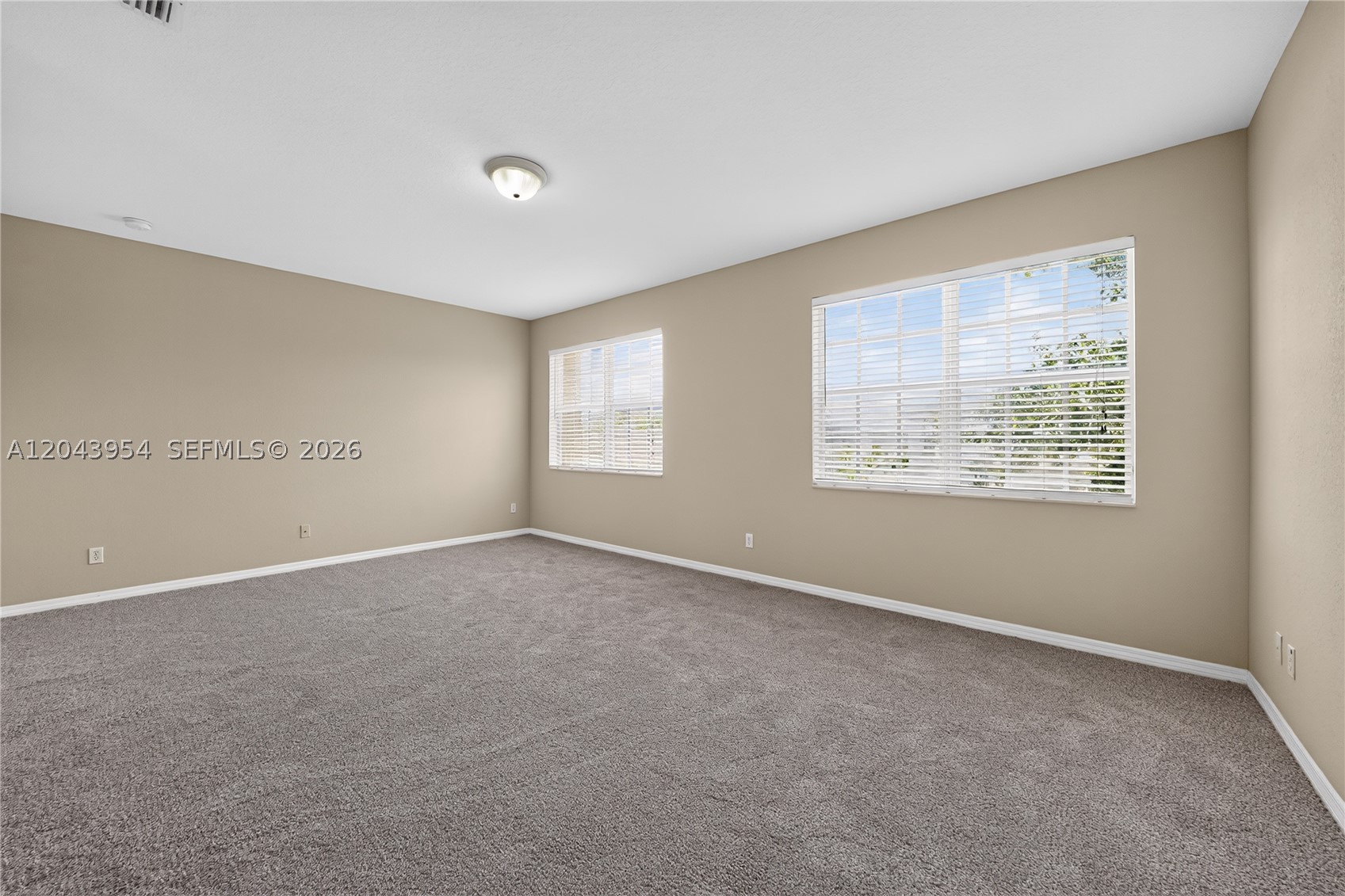 PALM BREEZES CLUB - Residential