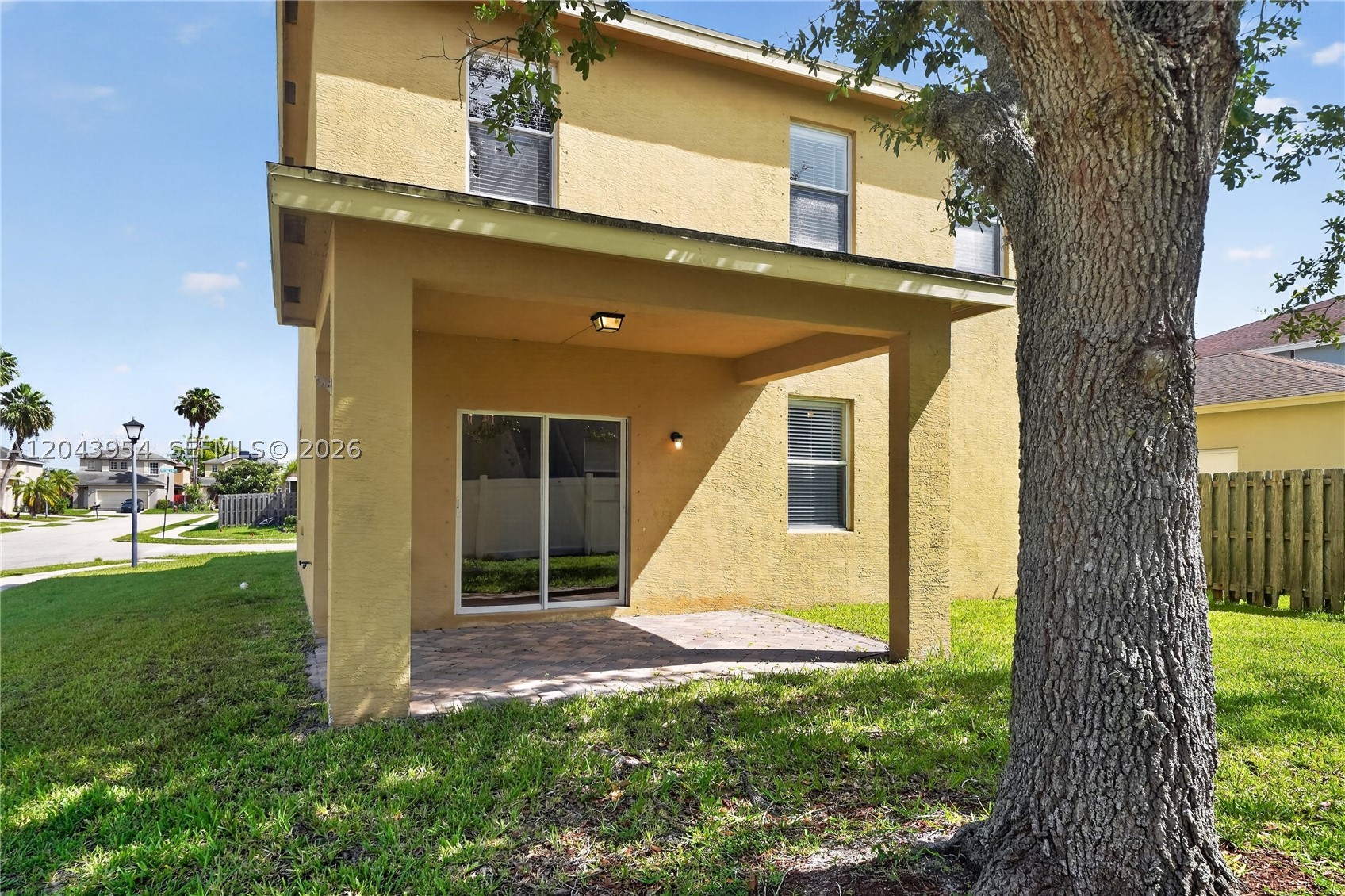 PALM BREEZES CLUB - Residential